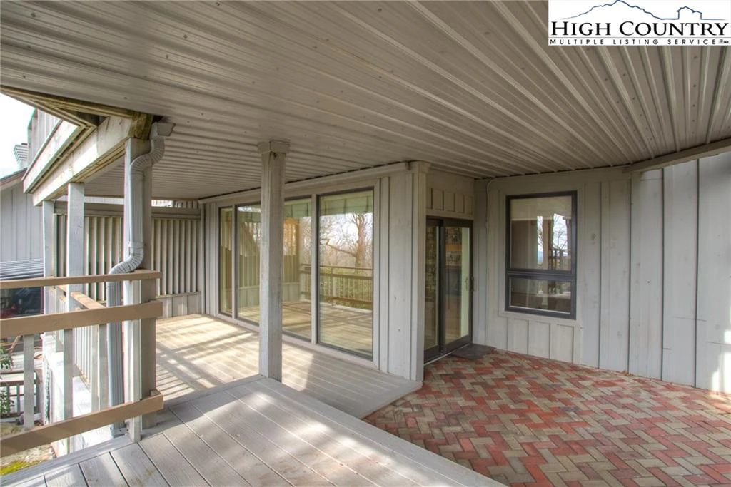 Image number 5 for the current listing