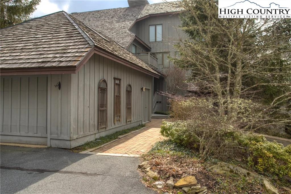 Image number 21 for the current listing