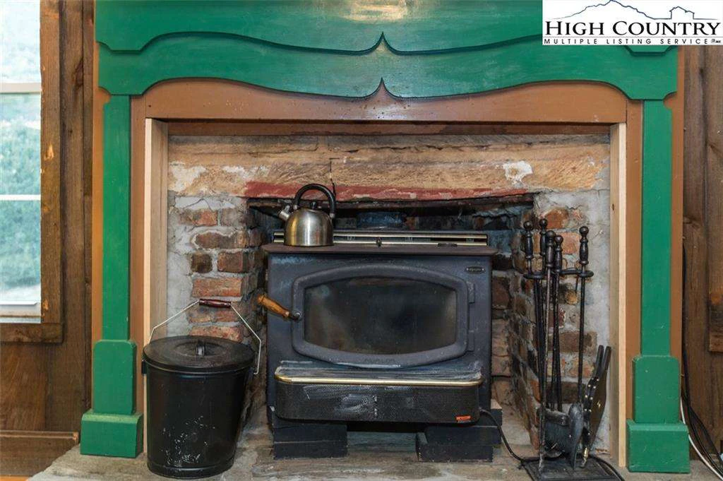Image number 3 for the current listing