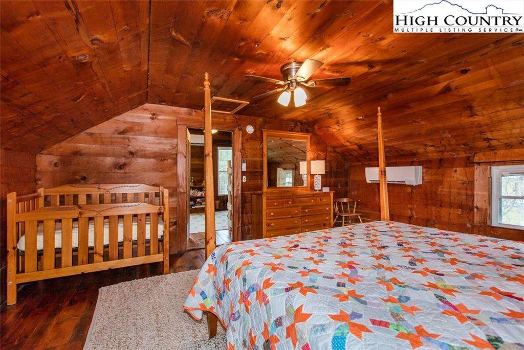Image number 13 for the current listing