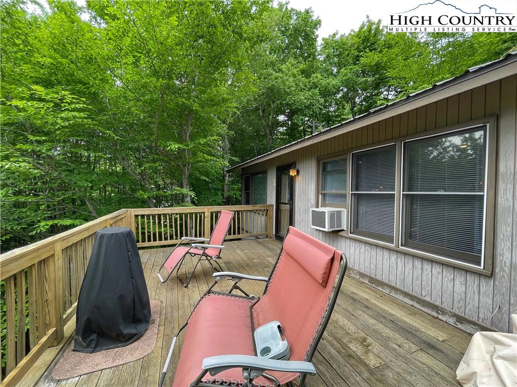 Image number 3 for the current listing