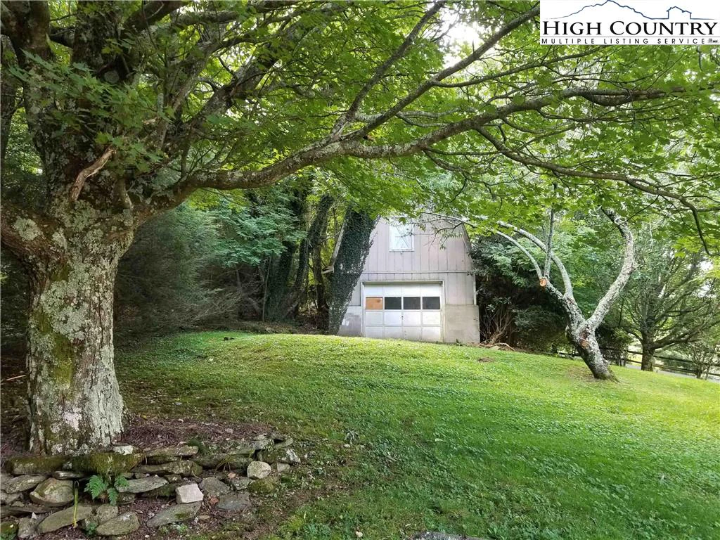 Image number 8 for the current listing