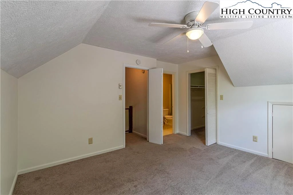 Image number 15 for the current listing