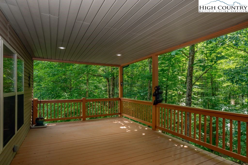 Image number 20 for the current listing