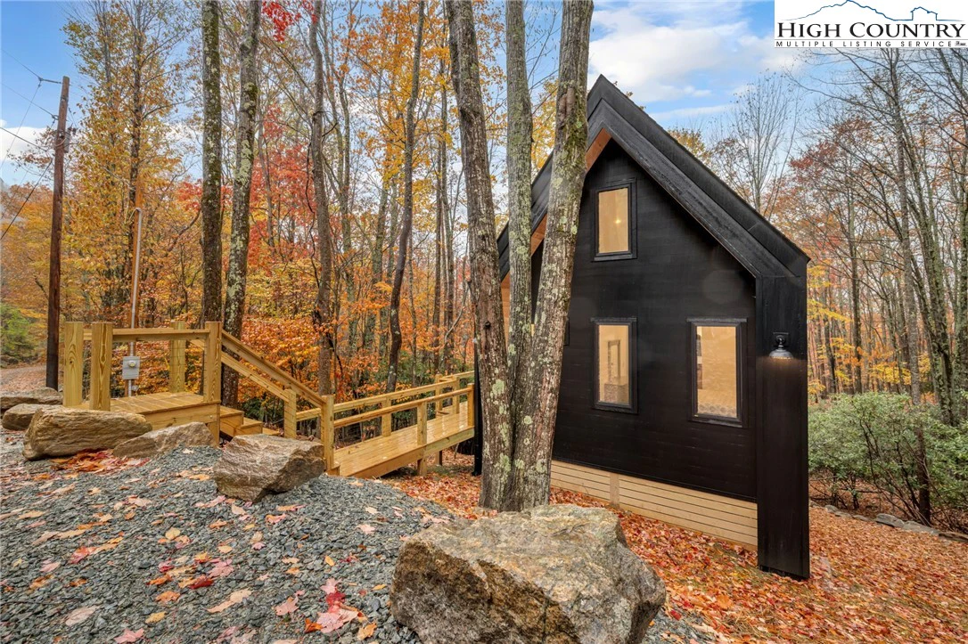 Image number 8 for the current listing