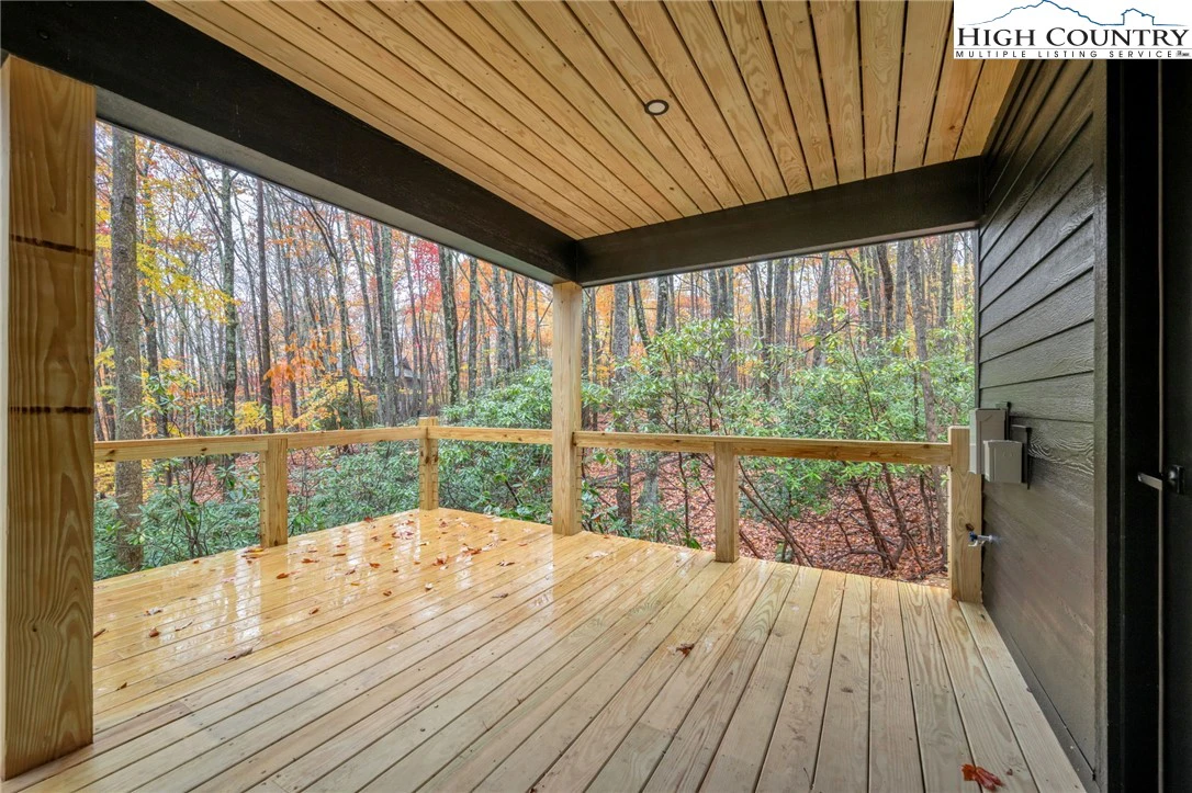 Image number 7 for the current listing