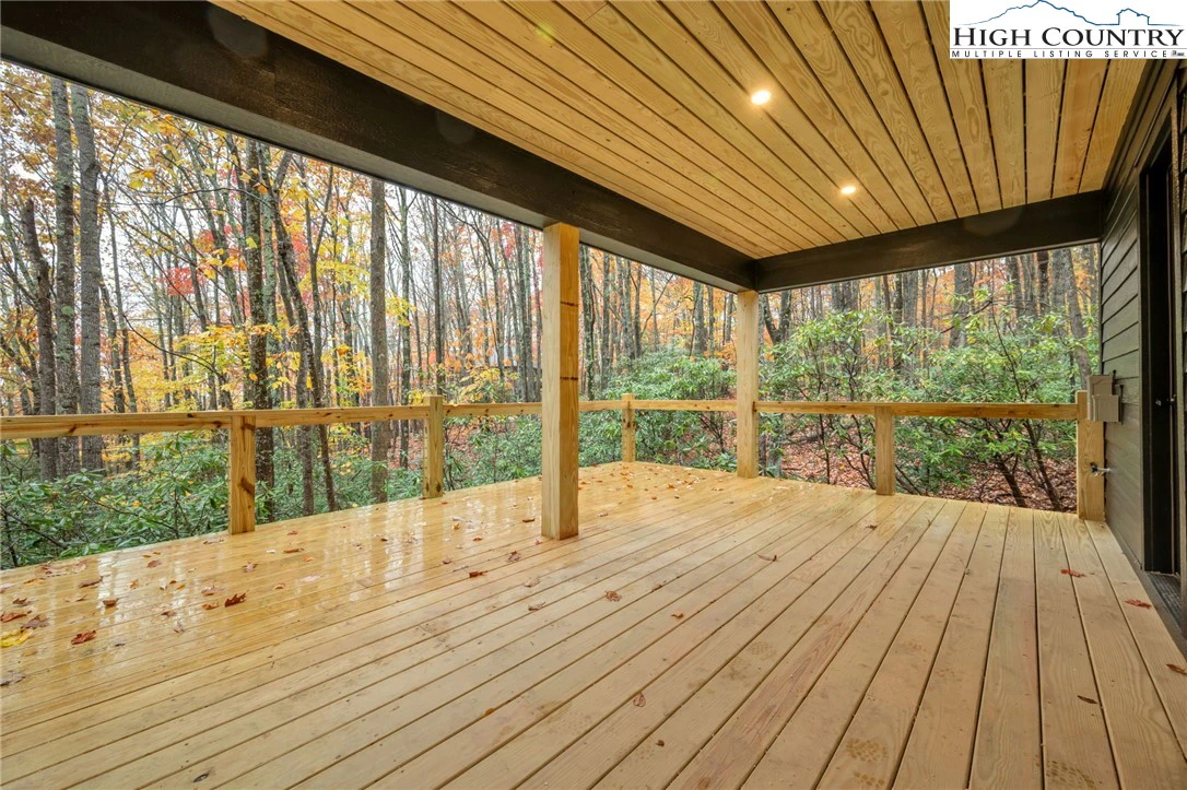 Image number 3 for the current listing