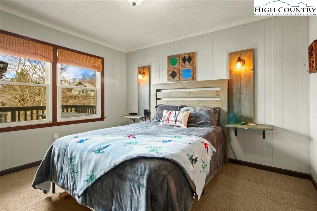 Image number 19 for the current listing