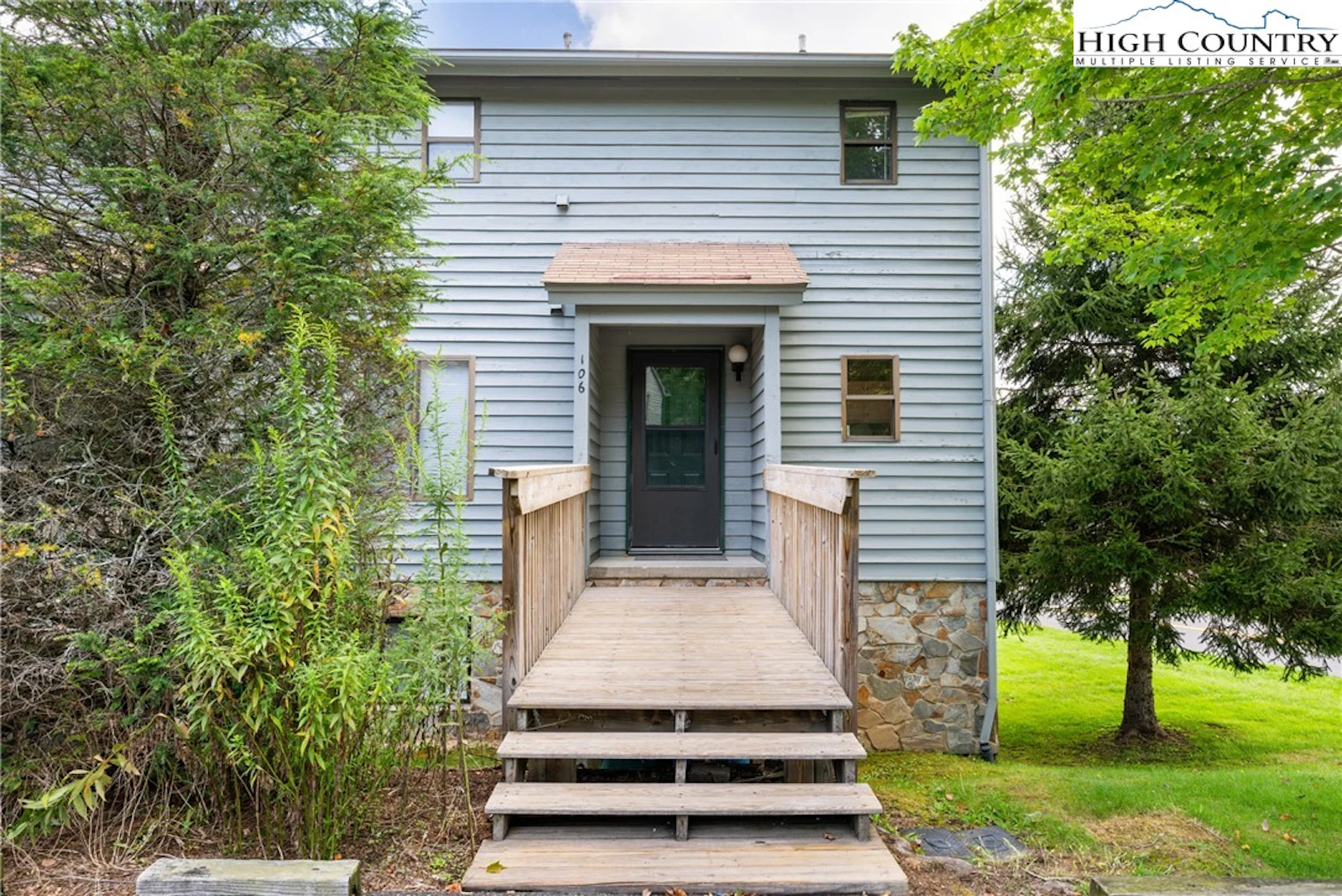 Image number 1 for the current listing