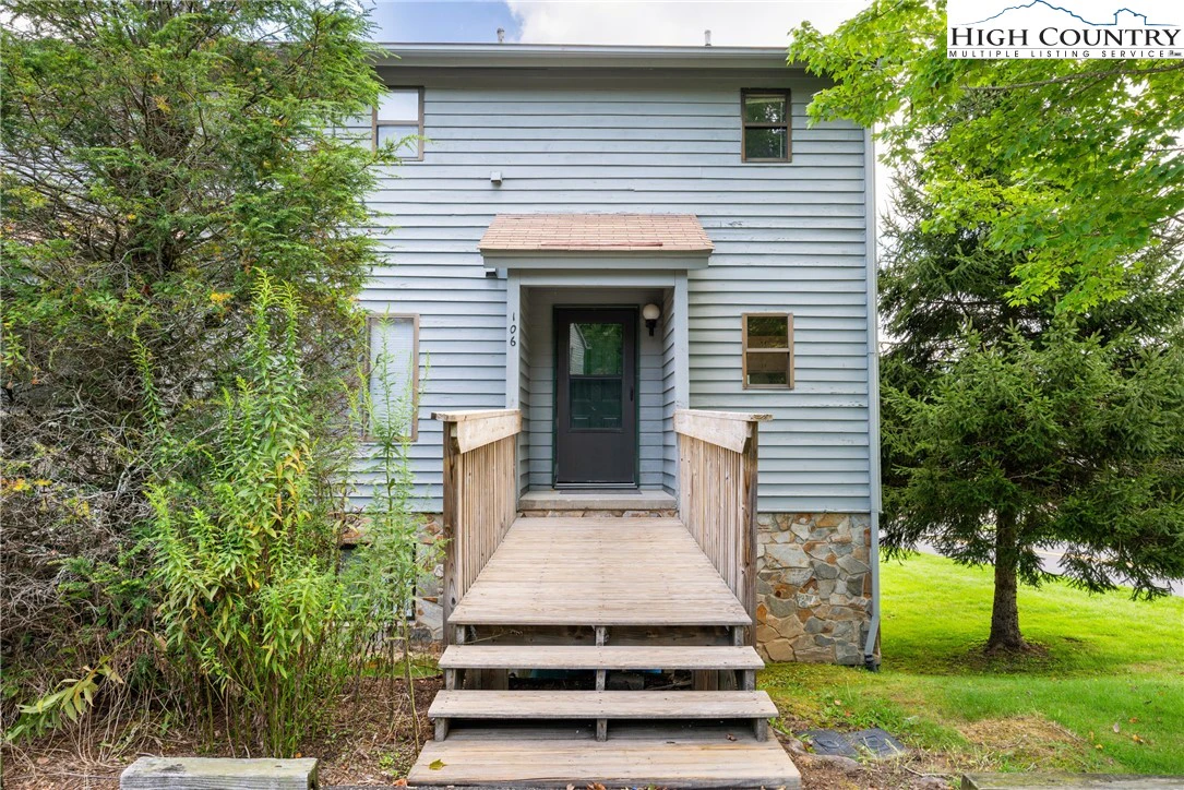 Image number 1 for the current listing
