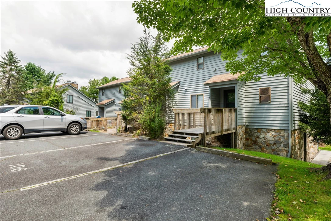 Image number 11 for the current listing