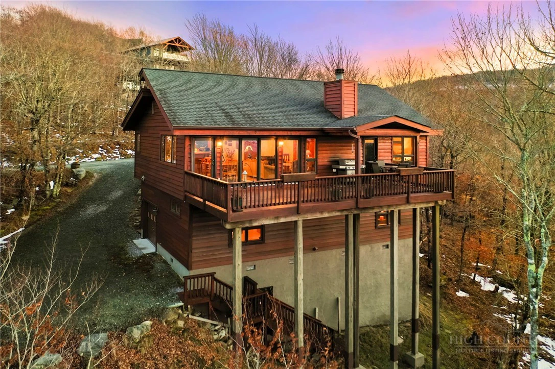 Image number 2 for the current listing