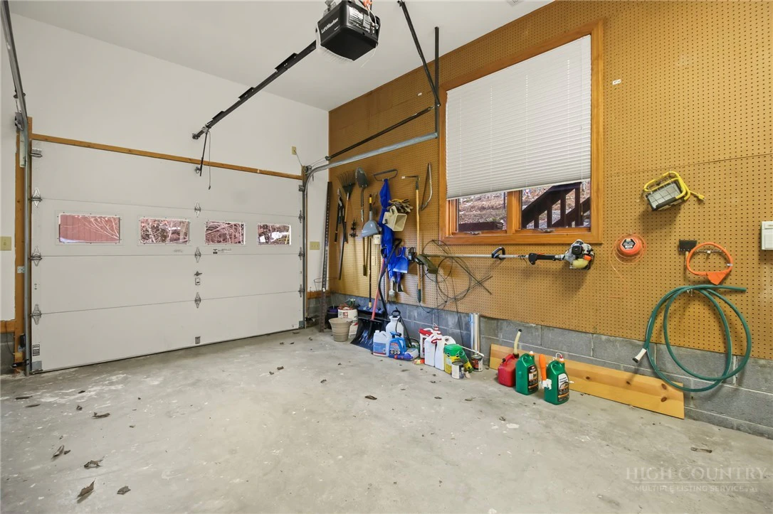 Image number 9 for the current listing