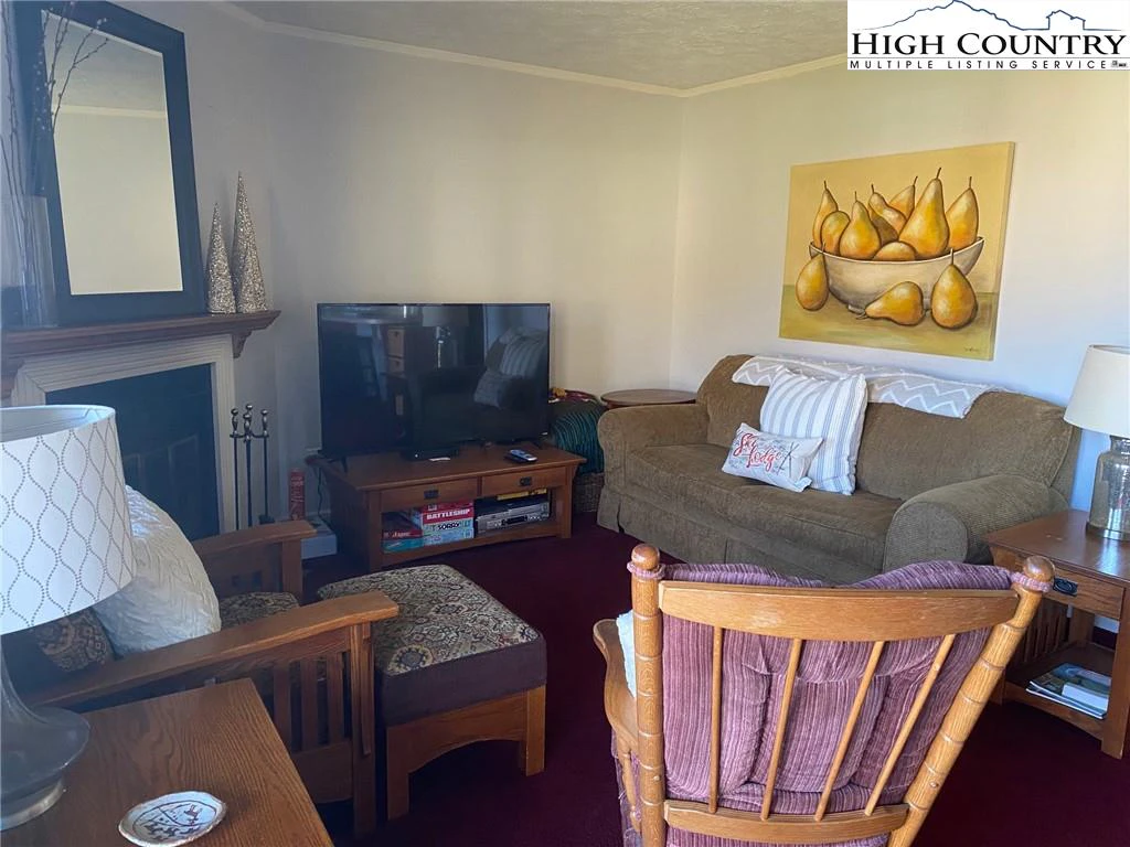 Image number 11 for the current listing