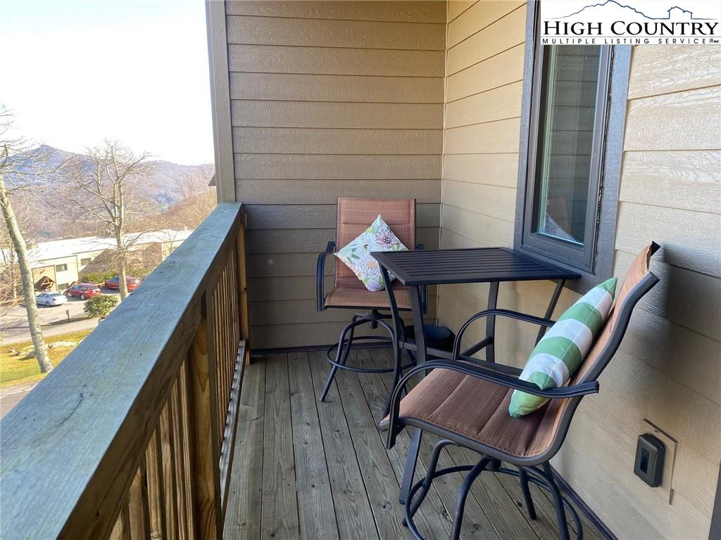 Image number 12 for the current listing
