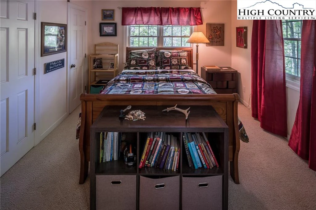 Image number 5 for the current listing