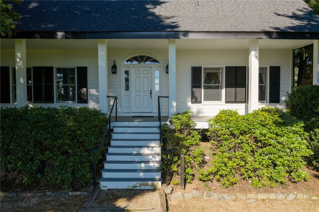 Image number 17 for the current listing
