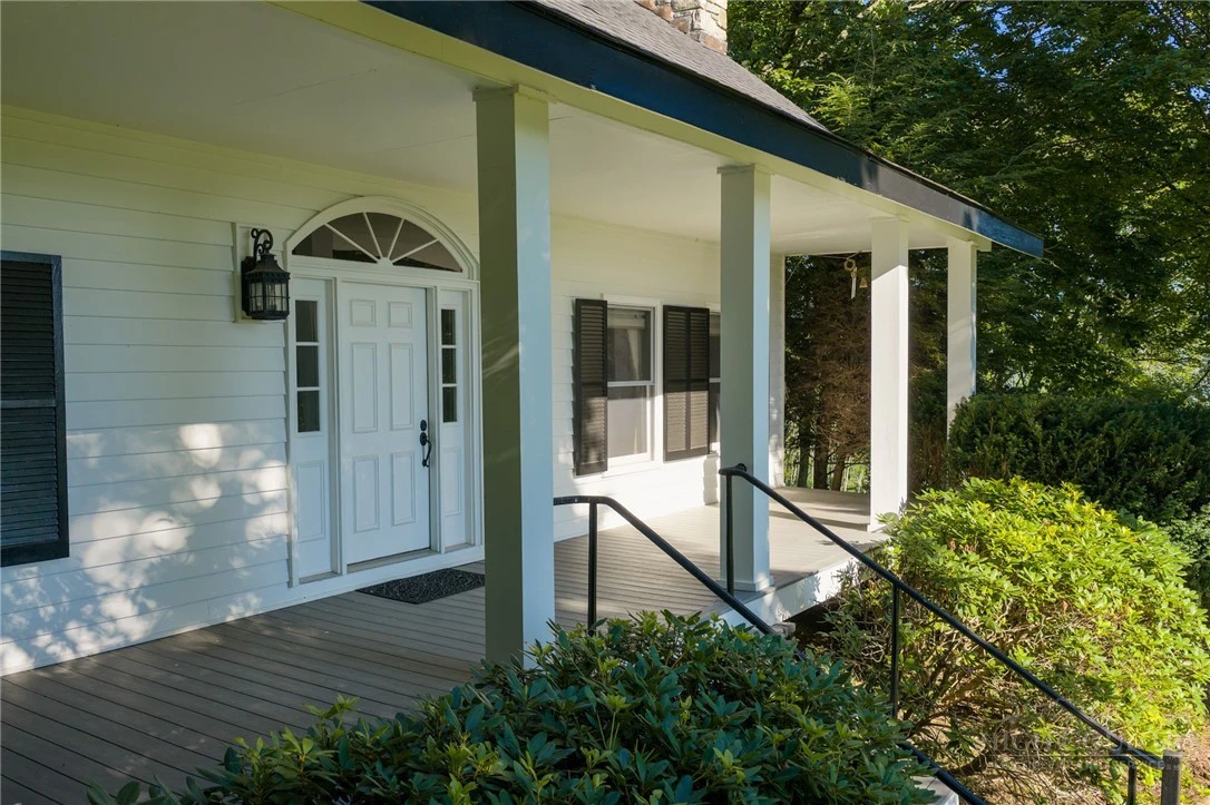 Image number 19 for the current listing