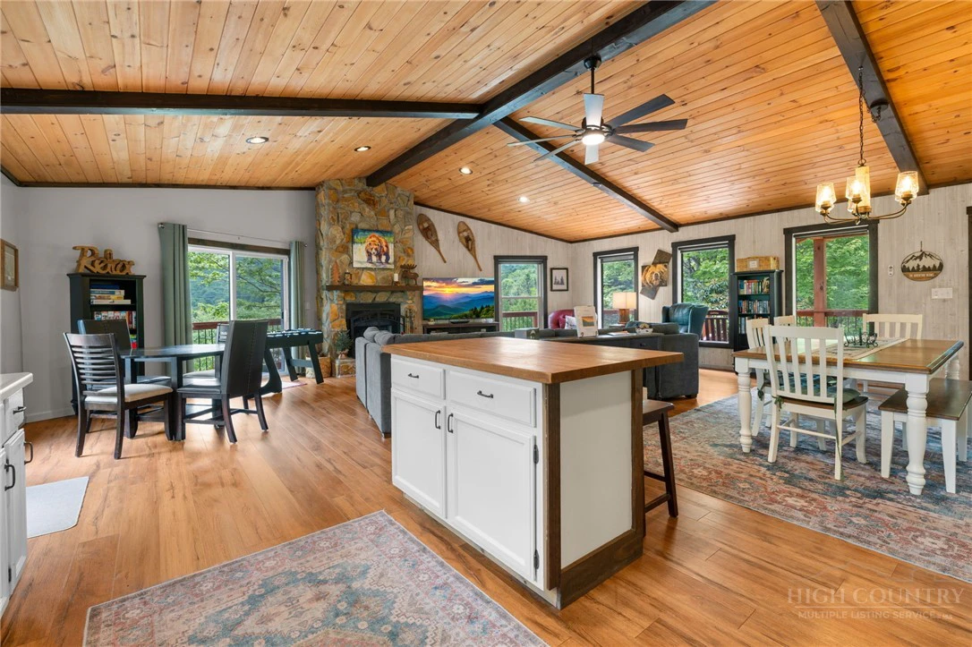 Image number 13 for the current listing
