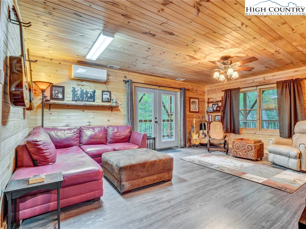 Image number 5 for the current listing