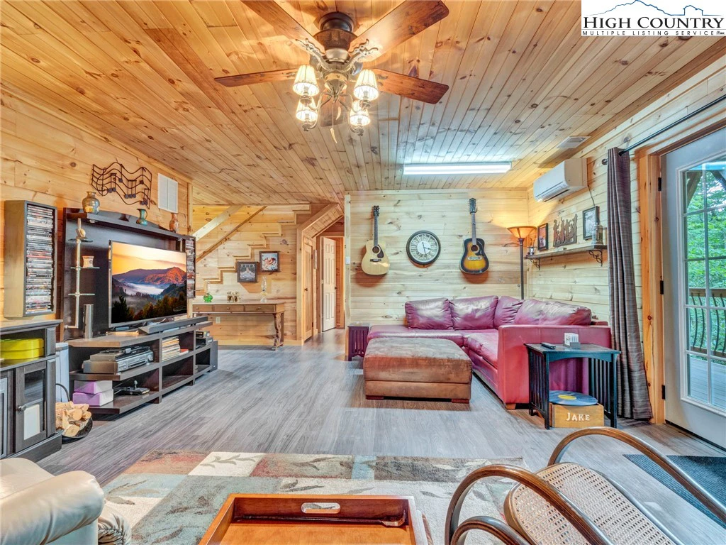 Image number 6 for the current listing