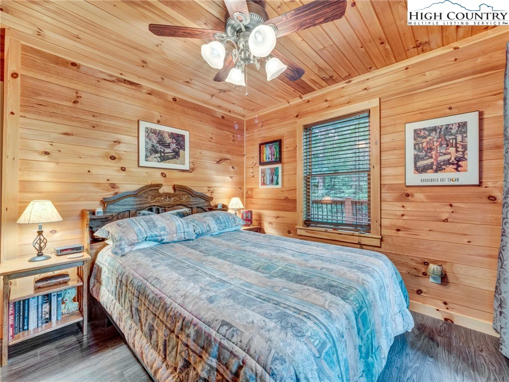 Image number 10 for the current listing