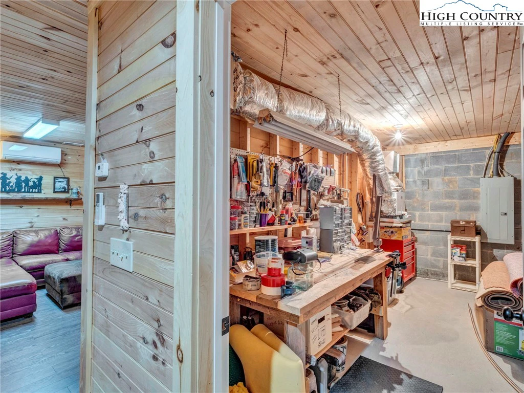 Image number 2 for the current listing