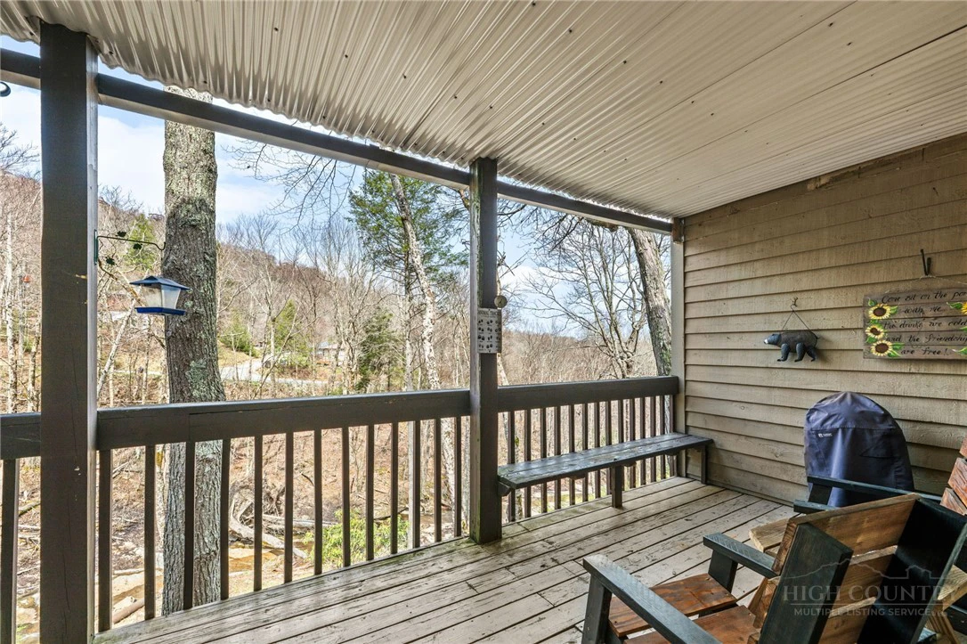 Image number 9 for the current listing