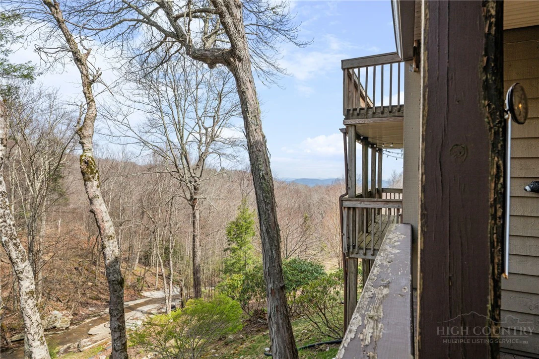 Image number 10 for the current listing