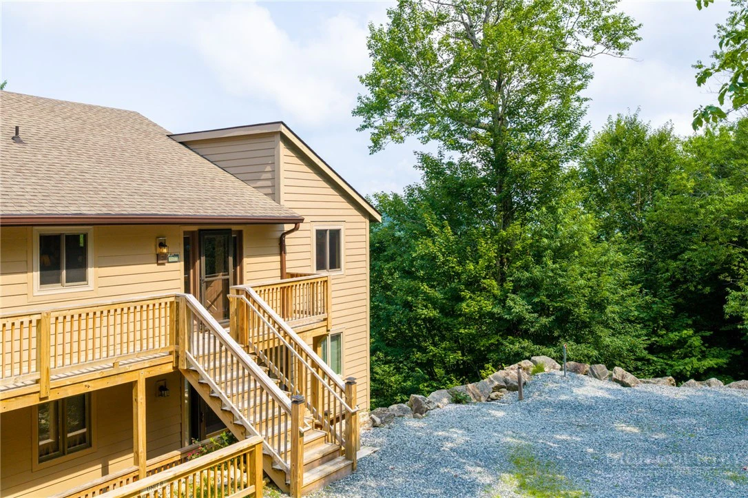 Image number 3 for the current listing