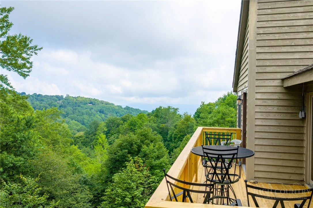 Image number 7 for the current listing
