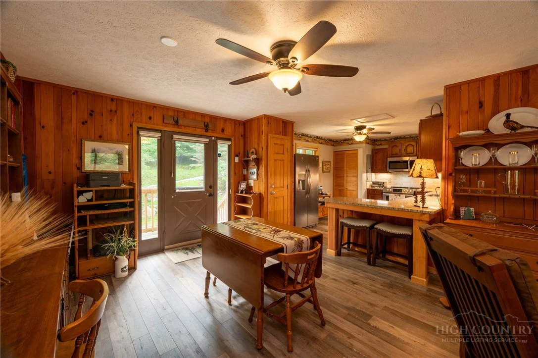 Image number 13 for the current listing