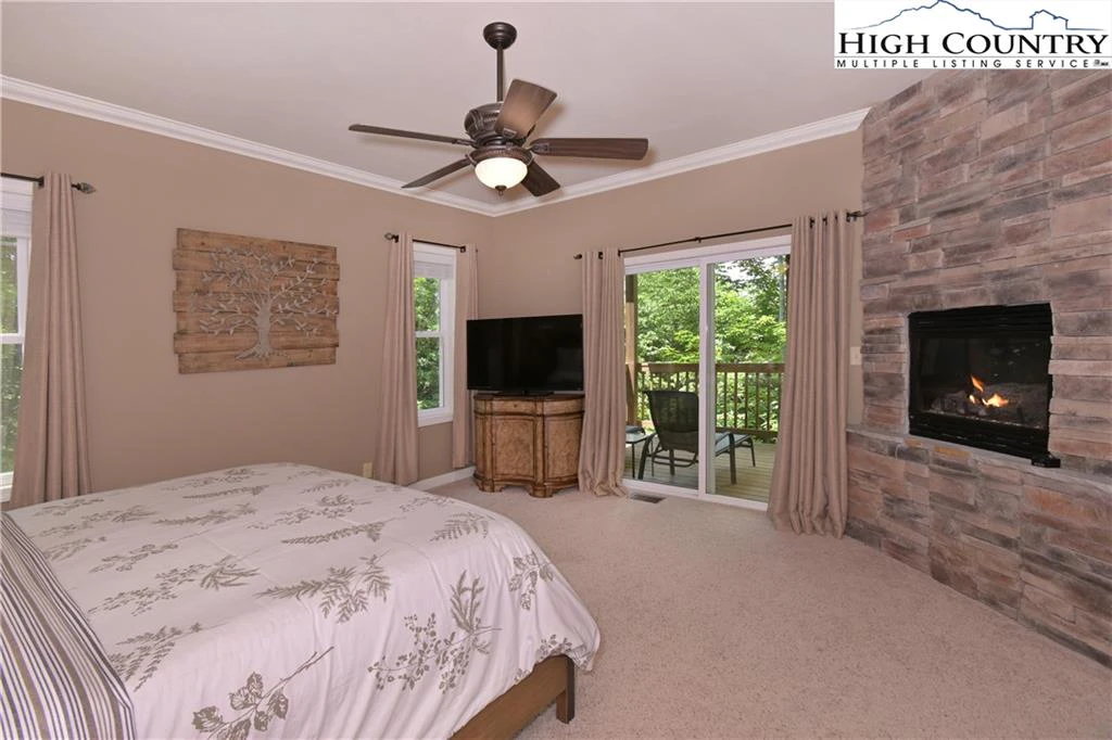Image number 6 for the current listing