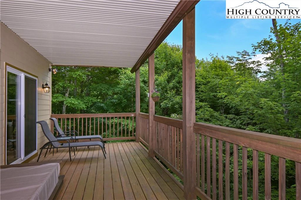 Image number 8 for the current listing