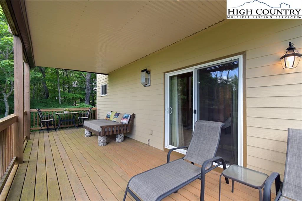 Image number 9 for the current listing