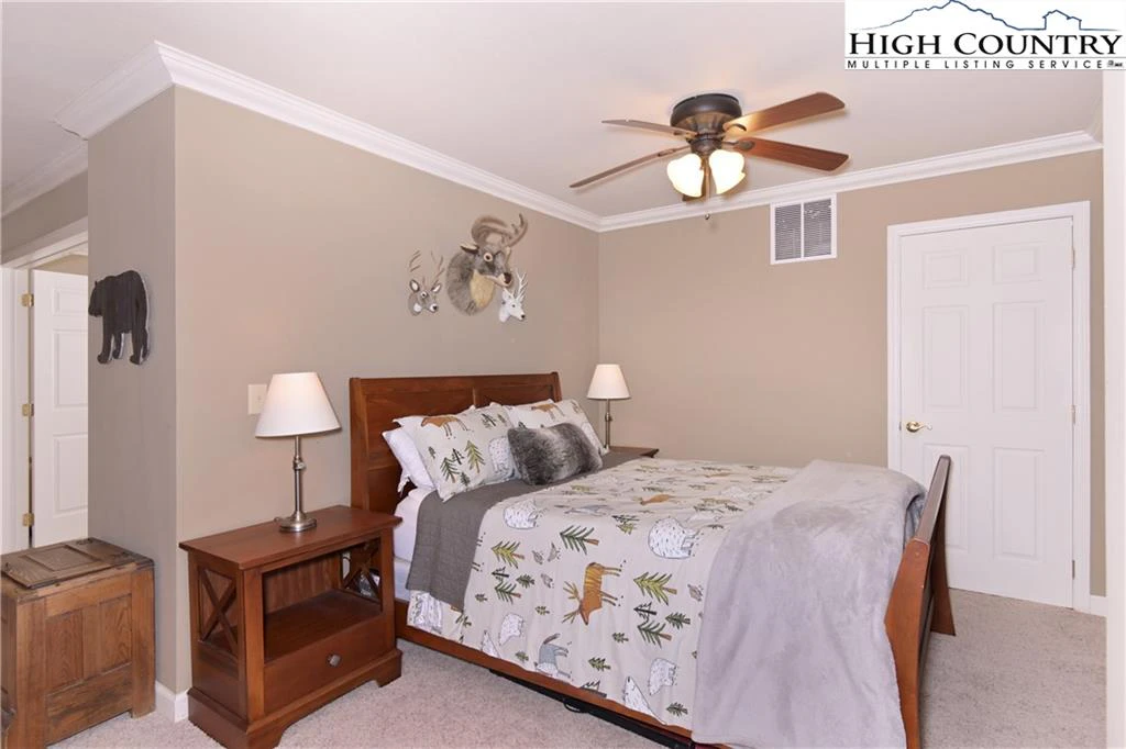 Image number 2 for the current listing