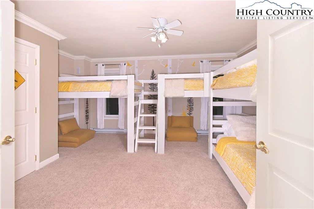 Image number 19 for the current listing