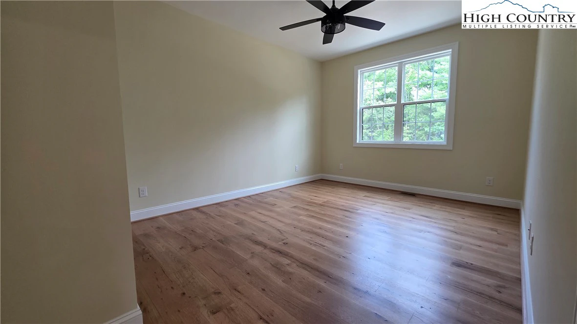 Image number 12 for the current listing
