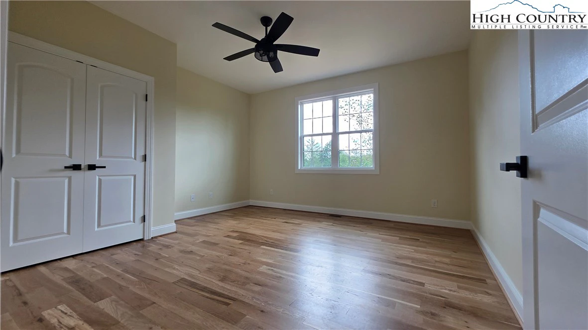 Image number 10 for the current listing