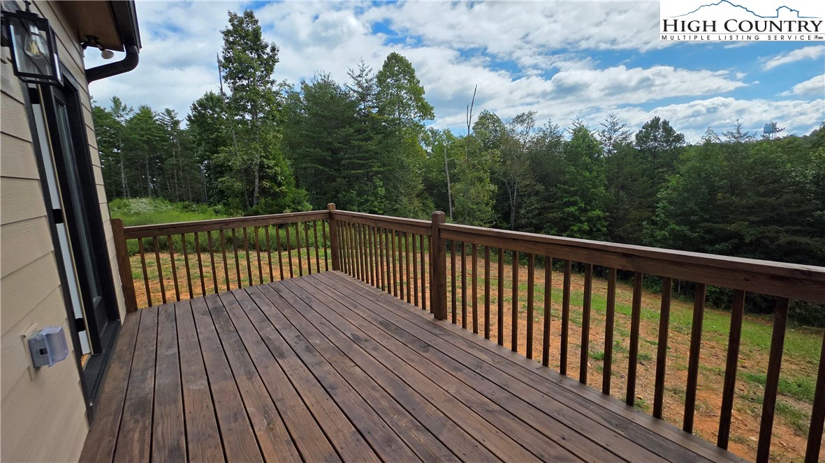 Image number 8 for the current listing