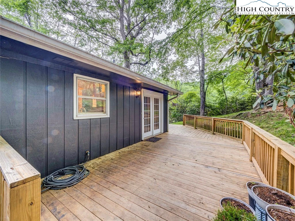 Image number 12 for the current listing
