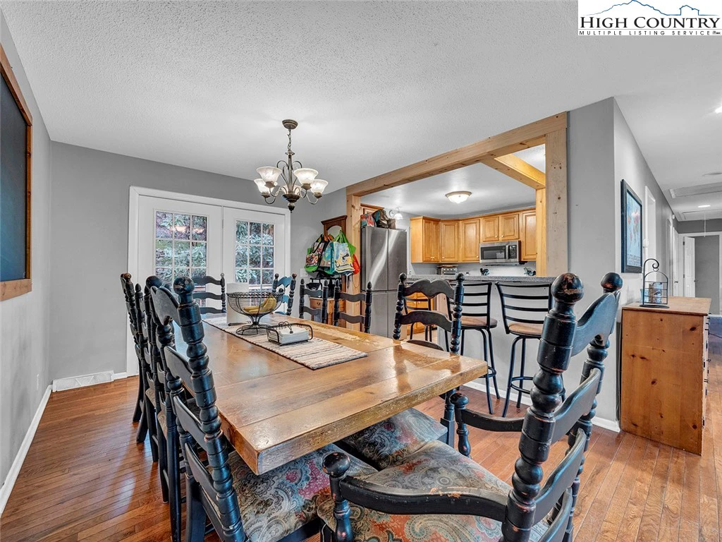 Image number 6 for the current listing