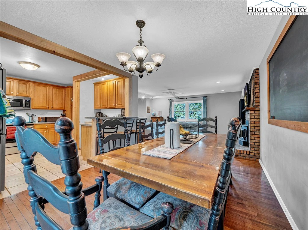 Image number 5 for the current listing