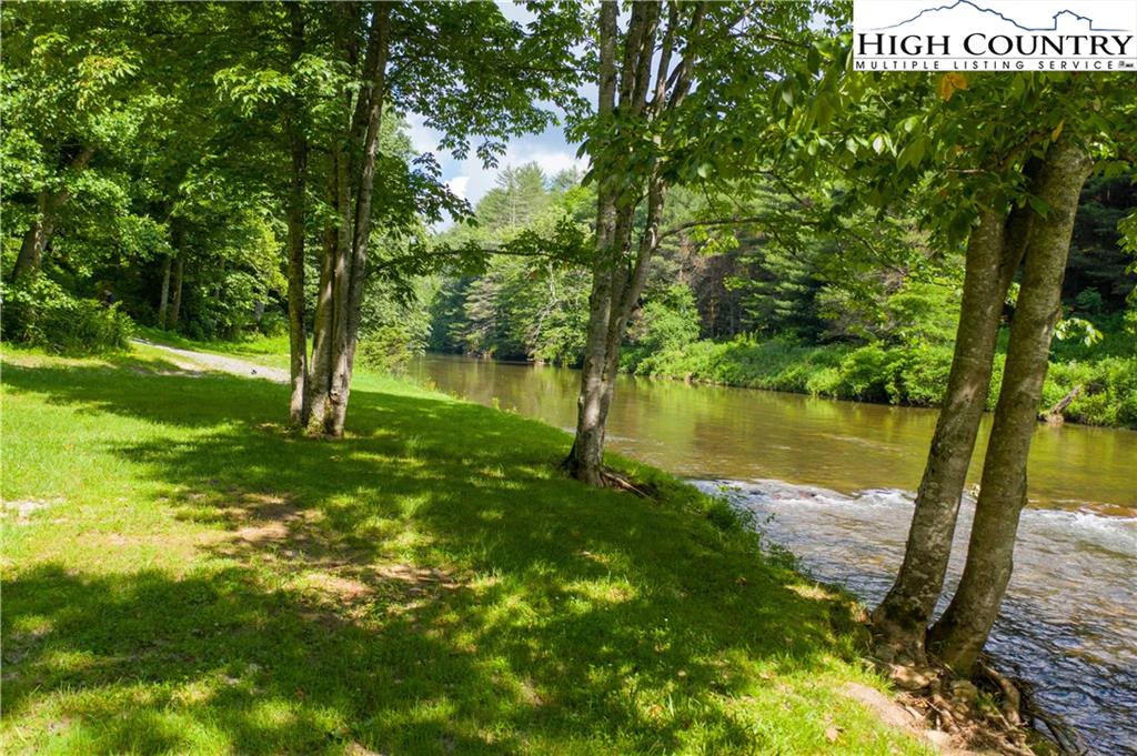 Image number 21 for the current listing