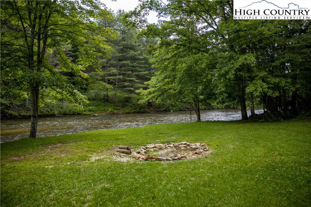 Image number 12 for the current listing