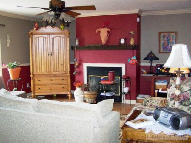 Image number 6 for the current listing