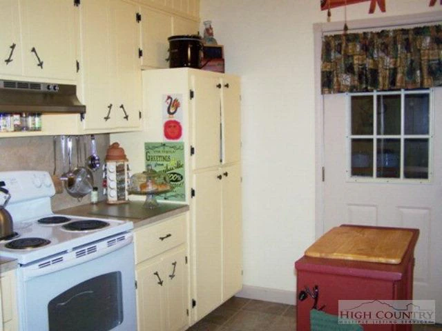 Image number 9 for the current listing