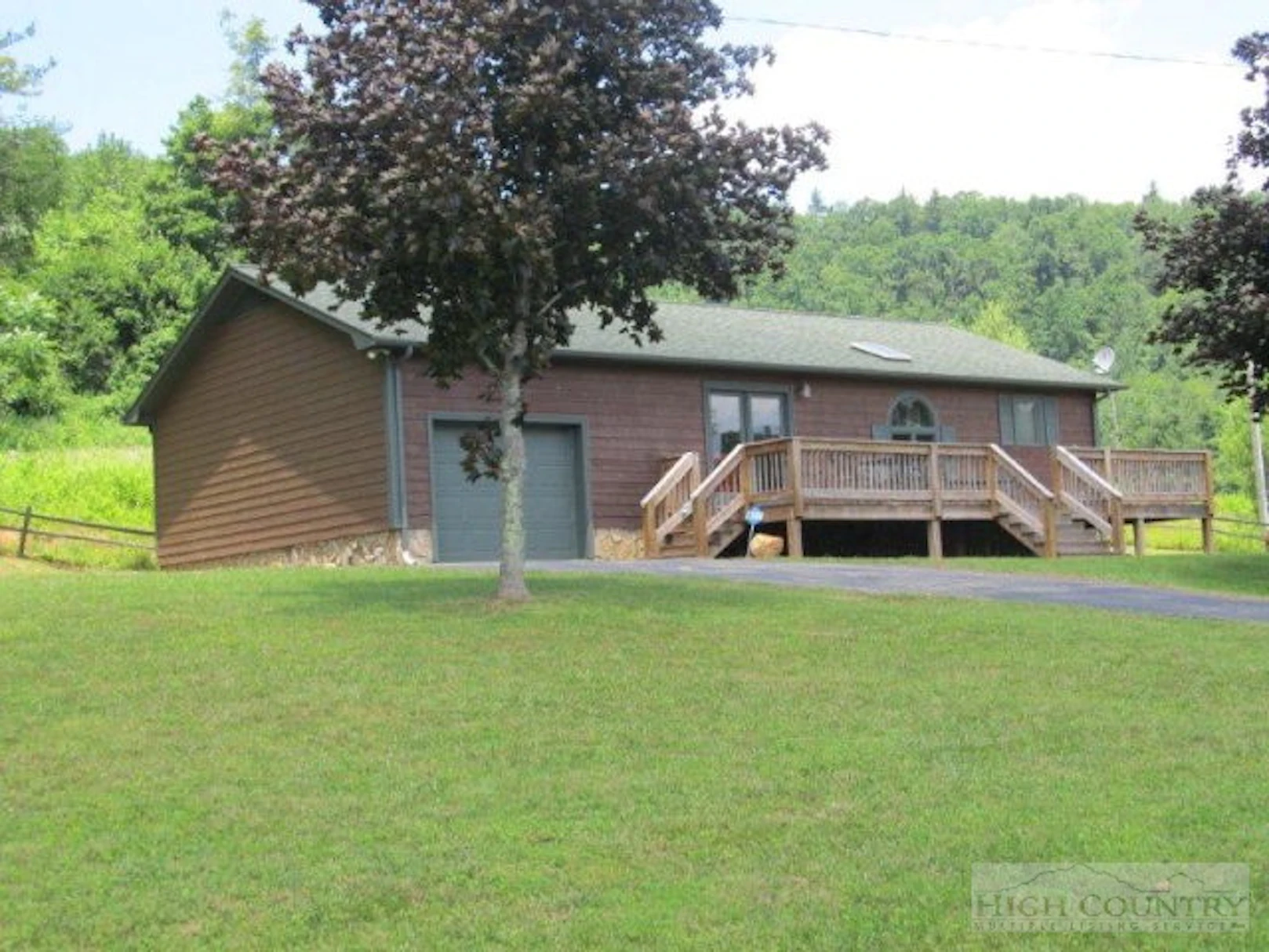 Image number 1 for the current listing