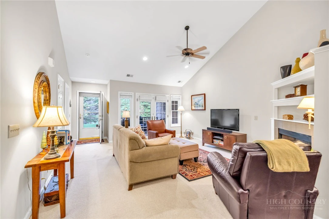 Image number 8 for the current listing