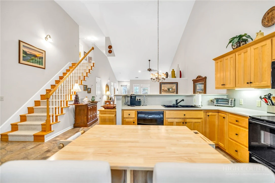 Image number 12 for the current listing